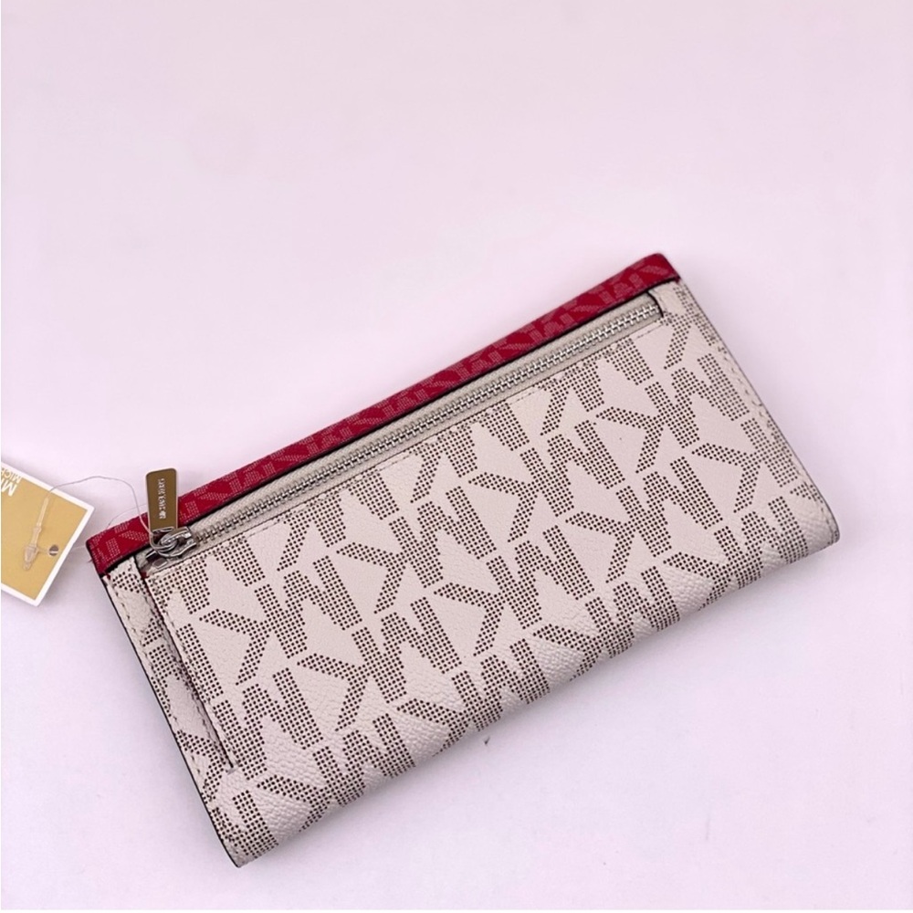 MICHAEL KORS Jet Set Travel Signature
Logo Tri-Fold Wallet DARK RASPBERRY MULTI - Picture 7 of 9